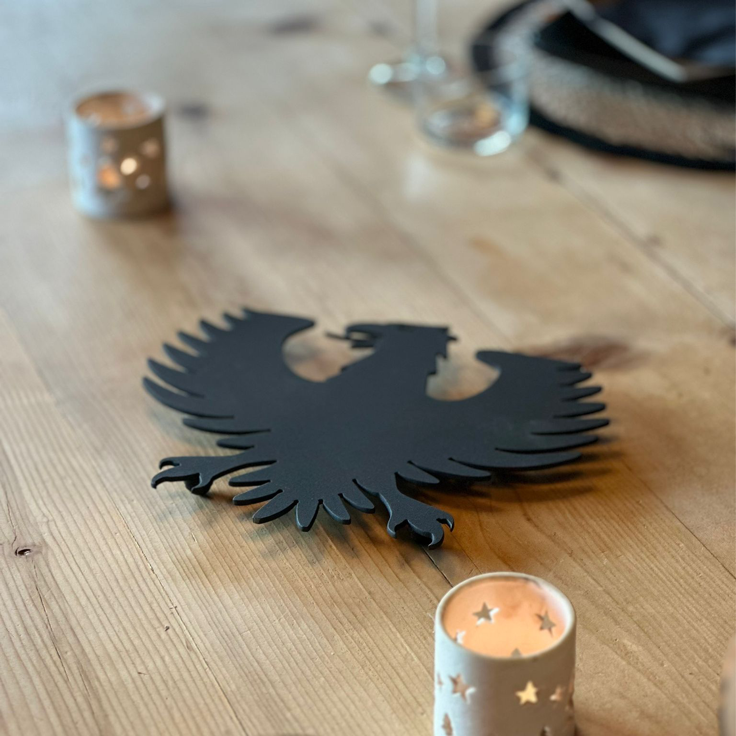 Aigle de Serre Chevalier – Silhouette épurée Dessous de plat · Collection Les Essentiels