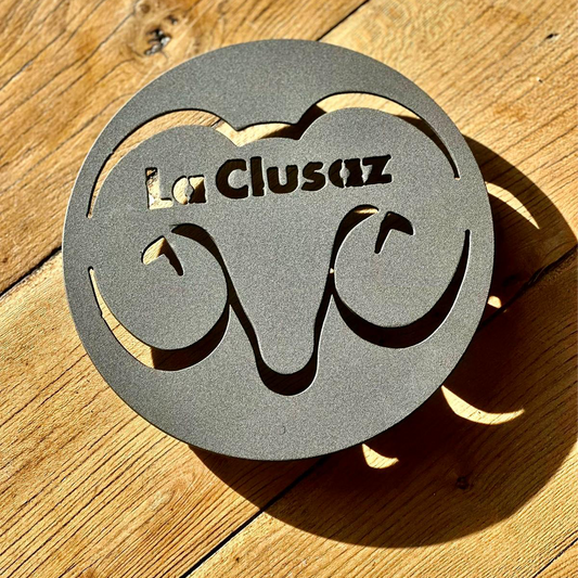 La Clusaz – Dessous de Plat Bélier Métal  Collection Les Essentiels